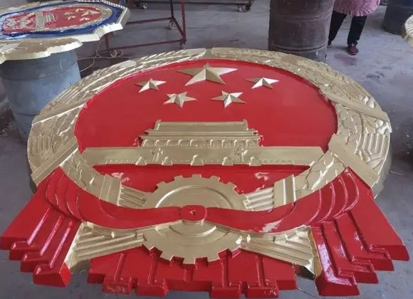 国徽定制厂家如何选材